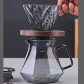 Bộ Bình Phễu Lọc Cà Phê V60 Thủy Tinh Borosilicate Chịu Nhiệt Giá Đỡ Phễu Bằng Gỗ Dung Tích 600ML