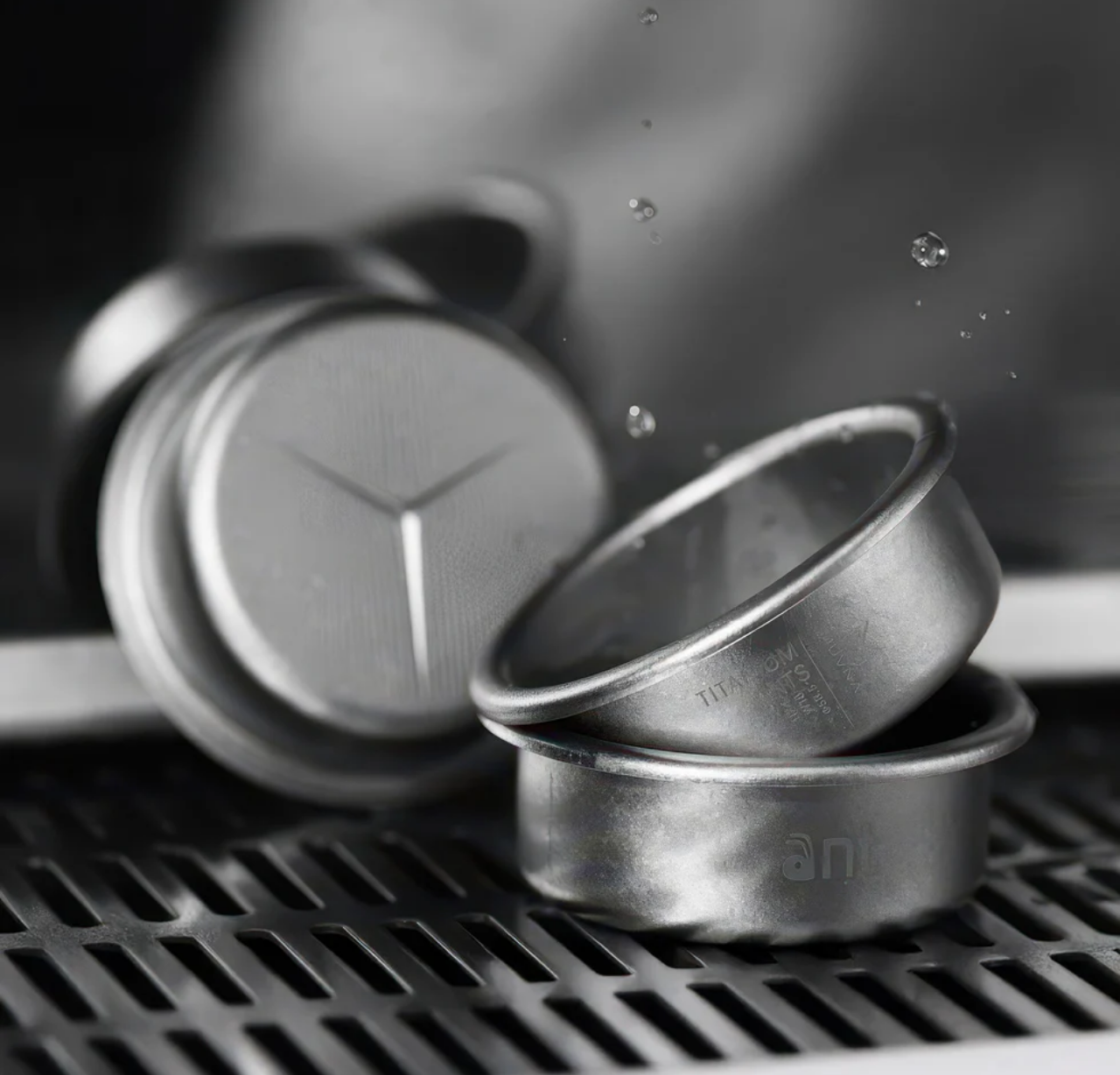 87 GIỎ LỌC TITANIUM 58.5MM MUVNA | Titanium thực phẩm nguyên khối >99,9% |1.487 lỗ lọc siêu nhỏ | FB2753